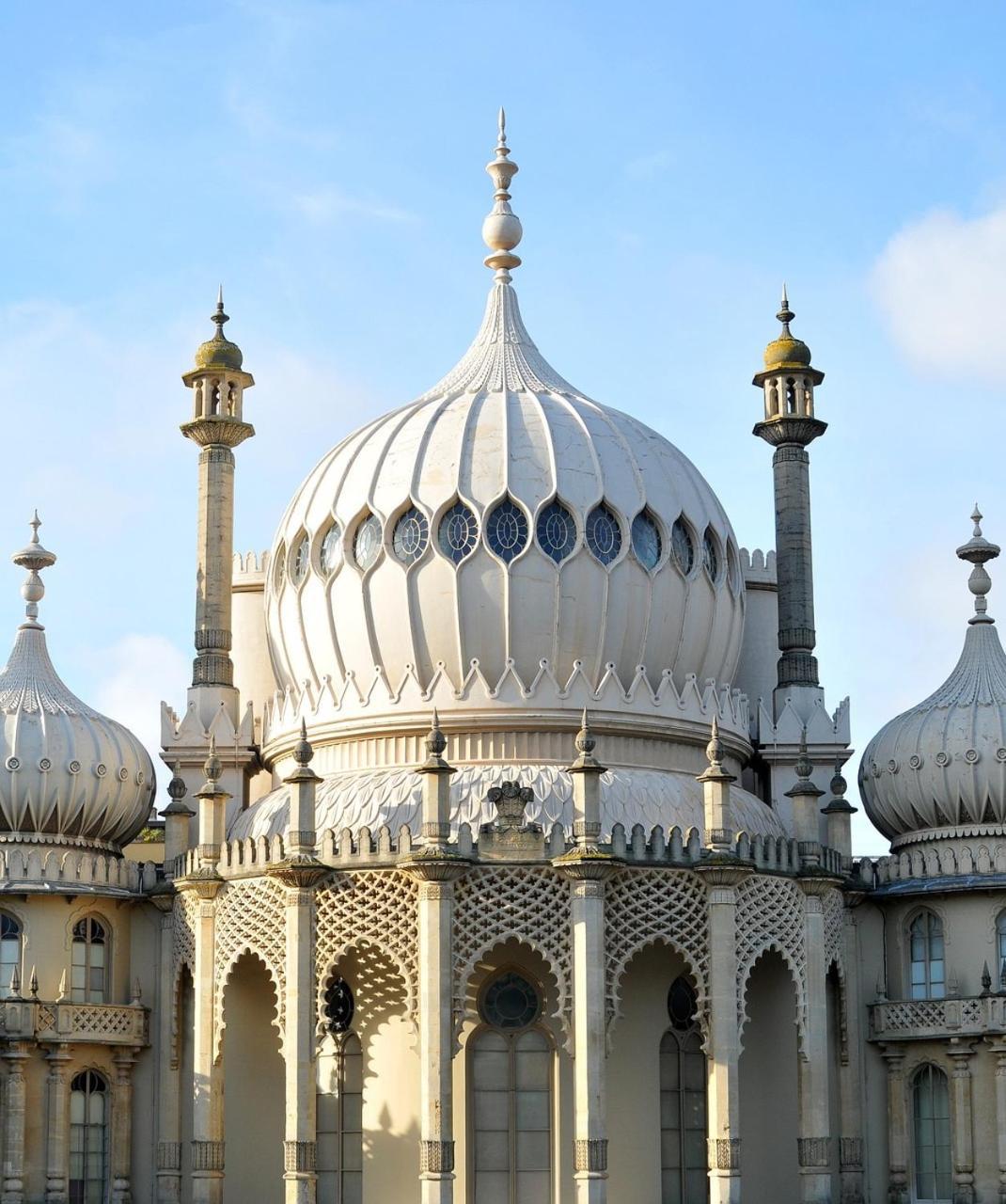 Stunning Seaside 2-bedroom Townhouse With Patio, Sleeps 6 * Hove
